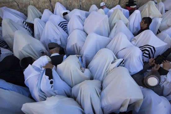 شاهد .. اليهود يحتشدون بالقدس للاحتفال بذكرى خروجهم من مصر 2 4201561740395
