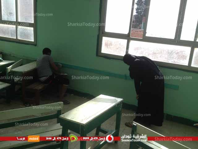 طلاب مدرسة سنجها الثانوية بكفر صقر يقيمون معسكر لتجميل المدرسة 3 88