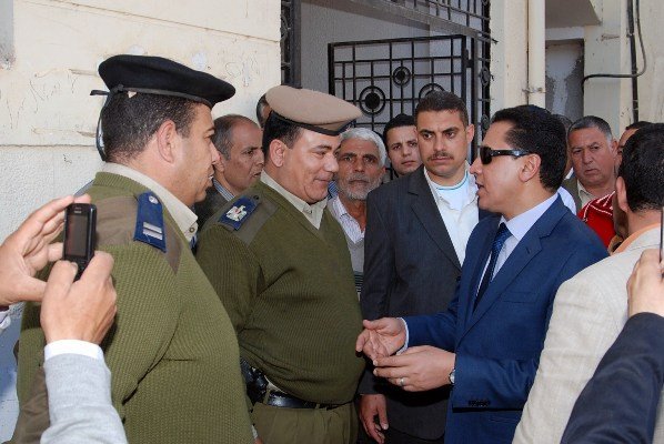 محافظ الشرقية يتفقد مقر مشروعك فى بلبيس 2 988517_814516285302769_864742384803679404_n