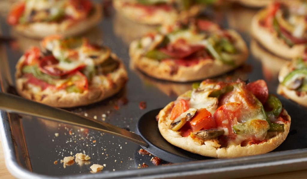 وصفة مبتكرة لعمل المينى بيتزا 1 MiniPizzas
