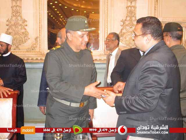 شاهد .. جامعة الازهر بالزقازيق تقوم بزيارة لقوات الدفاع الجوى للتهنئة بعيد تحرير سيناء 2 y