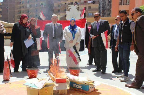 إعدام كتب 10