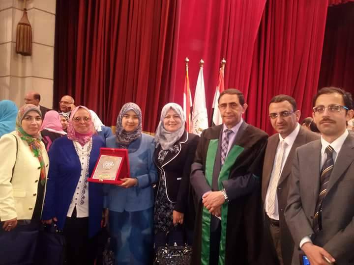 شاهد .. تكريم جامعة الزقازيق في احتفالية الهيئة القومية لضمان جودة التعليم 4 10922872_915304501848897_1083561231766733218_n