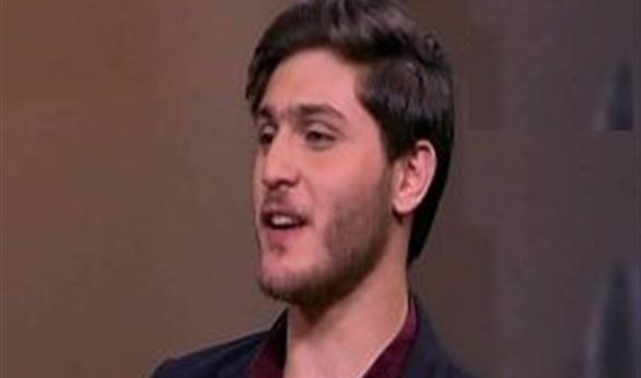 بالفيديو | نجل نادية العراقي يرد على التعليقات الساخرة من والدته 1 391