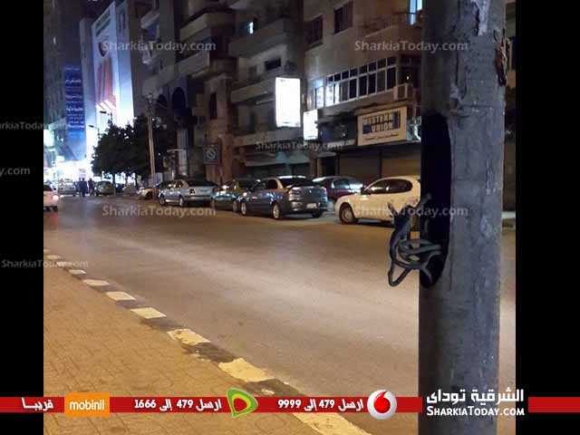 شاهد .. خروج أسلاك الكهرباء من الأعمدة بشارع سعد زغلول بالزقازيق 3 4