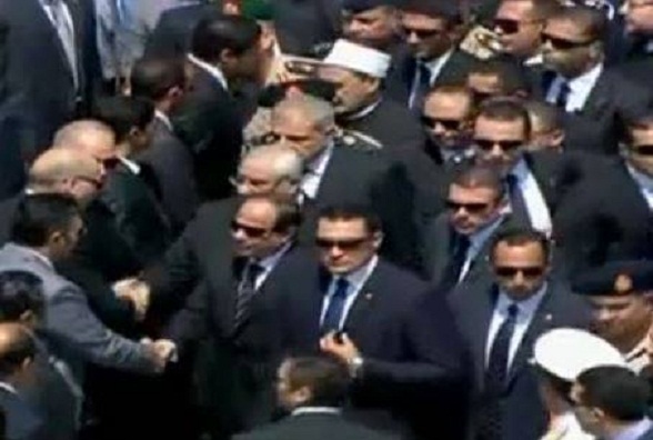 السيسى للقضاة : اغتيال النائب العام محاولة لإسكات صوت مصر 1 11659413_10153449756833817_5494767506424977843_n