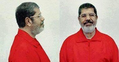 أول رد فعل لمرسي مرتدياً بدلة الإعدام في قضية التخابر مع قطر 3 62015211205396