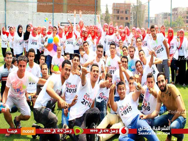 شاهد | الفرقة الاولي بكلية تجارة انجليزي تحتفل بنهاية العام الدراسى بجامعة الزقازيق 1 سئ