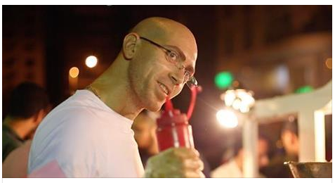 محمد حبيب صاحب أشهر عربية فول : لو استنيت نظرة الناس ليك مش هتتقدم خطوة 1 محمد حبيب
