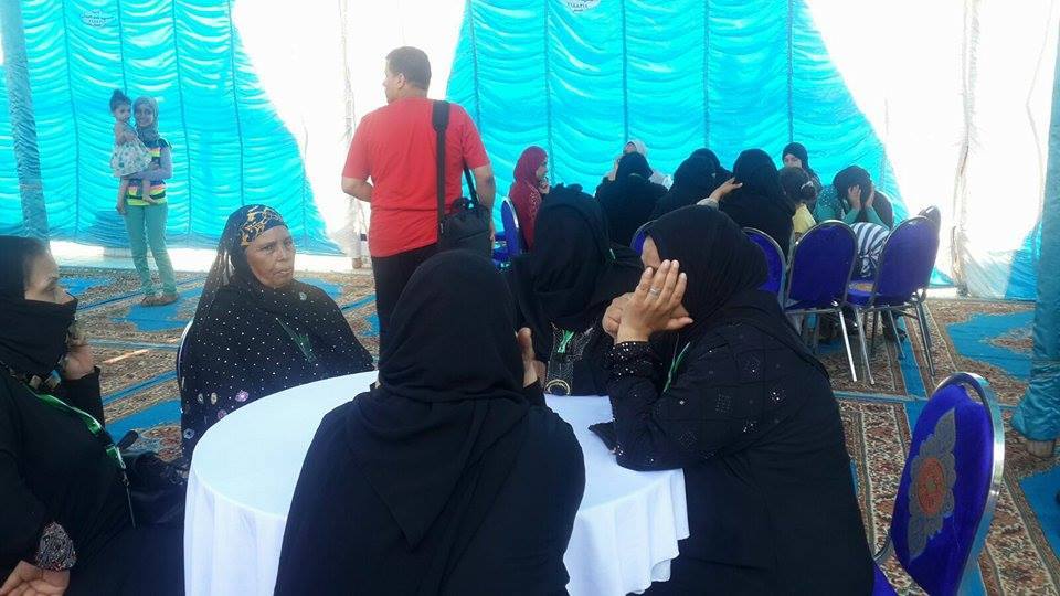 بالصور .. السيسي يأمر بالإفراج عن 42 سيدة من سجن القناطر الخيرية 2 11015439_1189545184405152_2473457755798887146_n