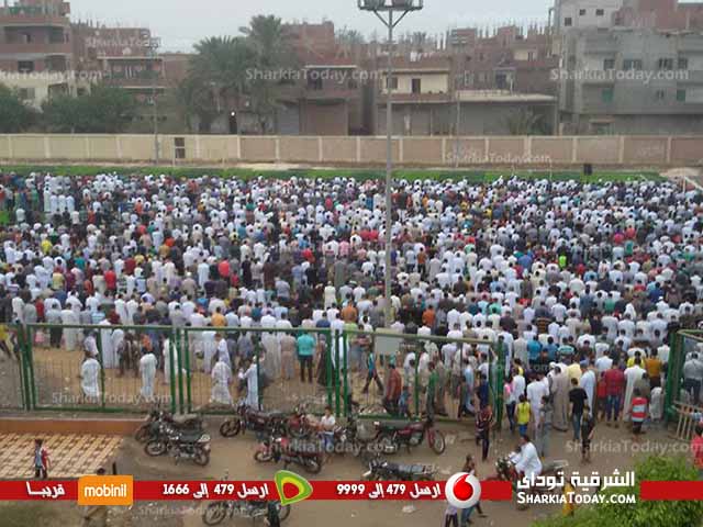 شاهد .. صلاة عيد الفطر من الساحة الشعبية بمركز مشتول السوق 2 11