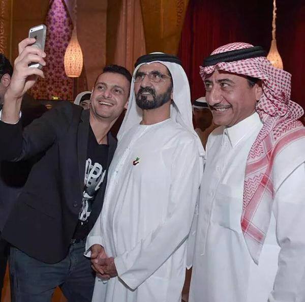 بالصور .. رامز جلال فى حفل إفطار الشيخ محمد بن راشد حاكم دبى 3 11539613_1146076072129720_1889392975591084901_n