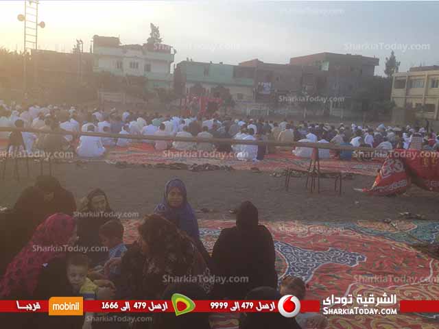 أعداد السيدات تفوق الرجال بصلاة العيد بأحدي قري مركز كفر صقر 4 16