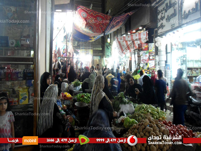 أهالي بلبيس : الإشغالات تملأ الشوارع والطرق مما يهدد حياتنا ..و الحملات شكلية فقط ولا تحرر المحاضر للمخالفين 3 3
