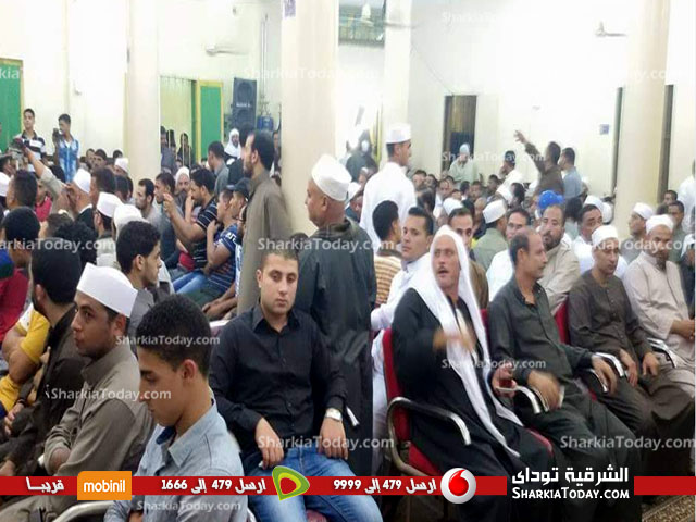 شاهد | المئات من محبي الشيخ «على أيوب» يؤدون واجب العزاء لأسرته بمسقط رأسه بأبوحماد 1 3صيسش