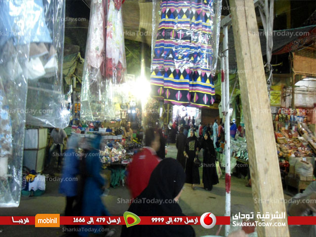 أهالي بلبيس : الإشغالات تملأ الشوارع والطرق مما يهدد حياتنا ..و الحملات شكلية فقط ولا تحرر المحاضر للمخالفين 5 5