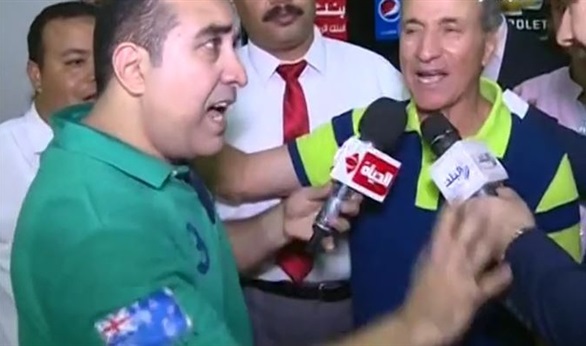 بالفيديو.. مراسل «الحياة» يتعدى على زميله على الهواء 1 762