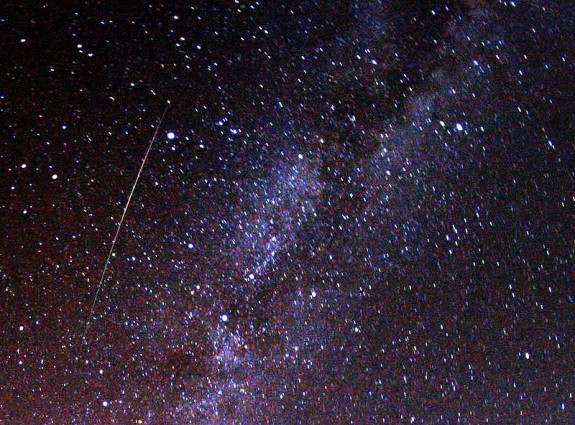 Perseid_meteor_and_Milky_Way_in_2009-e1336339821410