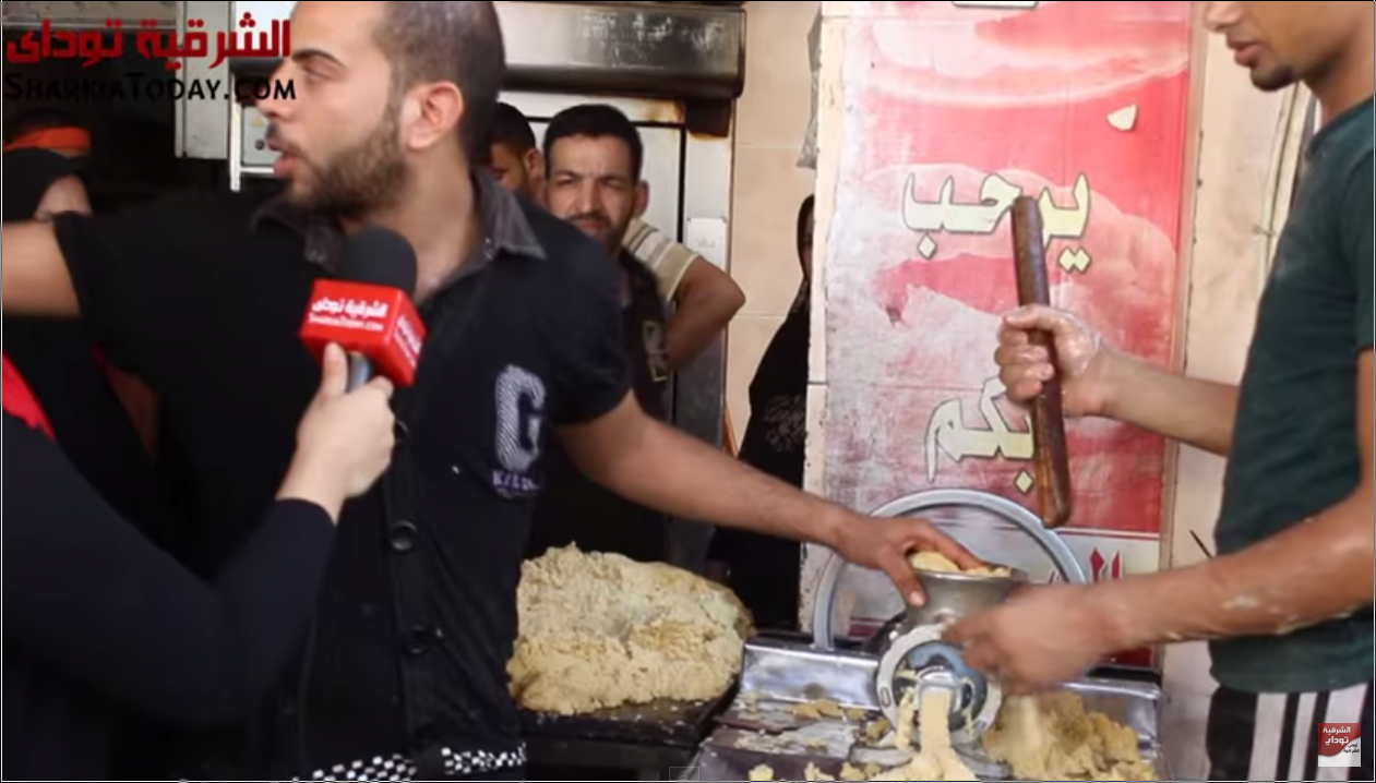بالفيديو | شوف كعك وبسكوت العيد بيتعمل ازى فى الشرقية 1 capture-20150715-210635