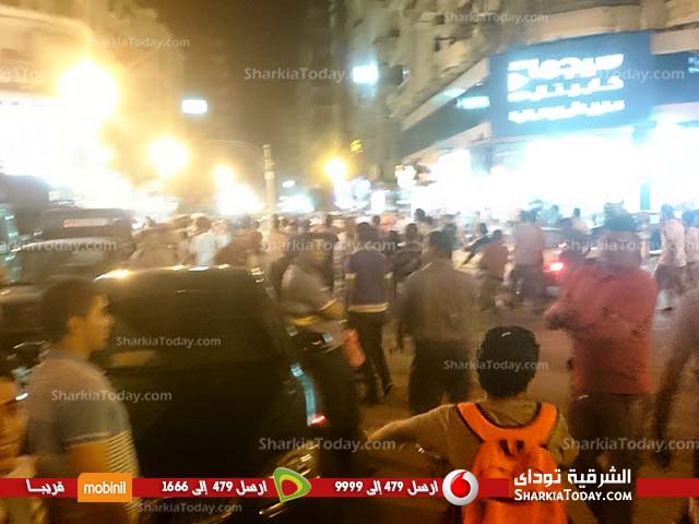 تجمع لجماهير الزمالك بميدان القومية بالزقازيق :« الزملكاوية أهم» 1 جماهير الزمالك بميدان القومية بالزقازيق (1)
