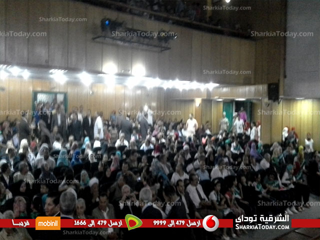 محافظ الشرقية :خصم 3 أيام لفني بقصر ثقافة الزقازيق 1 مسرح قصر الثقافة أثناء تكريم المتفوقين