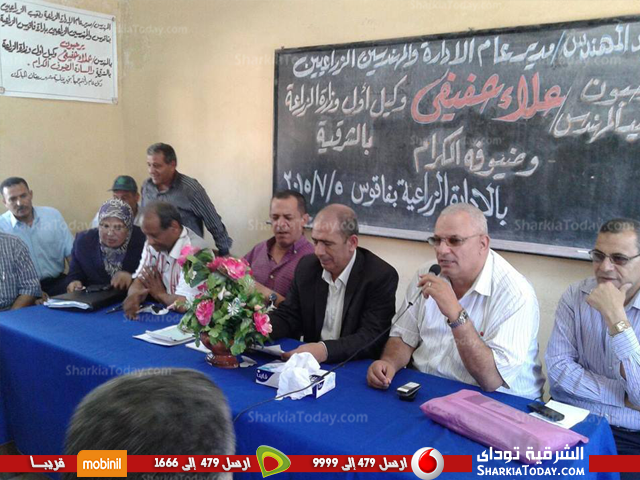 شاهد .. وكيل وزارة الزراعة بالشرقية يقوم بزيارات ميدانية للإدارات الزراعية 2 وكيل وزارة الزراعة 2