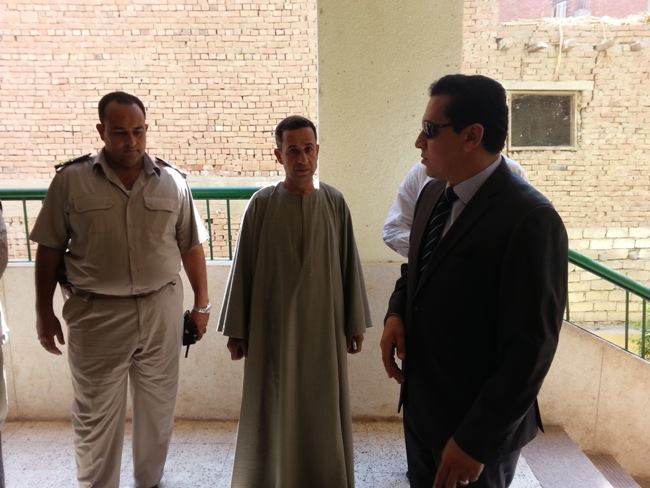 محافظ الشرقية يُجازي مدير مدرسة لحضورة للعمل بالجلابية بمنيا القمح 1 11866500_877599142327816_4406696785029833656_n