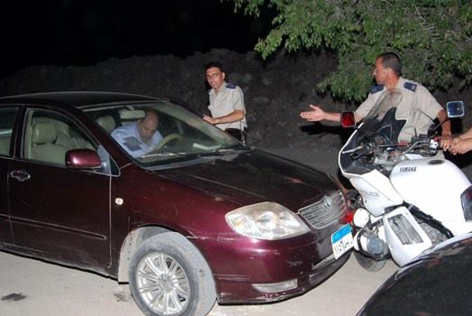 محافظ الشرقية يأمر بإزالة الإشغالات أسفل كوبري أبوعميرة بالزقازيق 3 11903825_879773488777048_8216144848399067076_n
