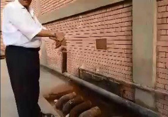 استمرار الحملات التموينية المكثفة للقضاء على السوق السوداء بالشرقية 4 11903866_879908775430186_2970082785457951842_n