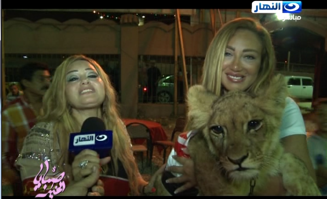 بالفيديو .. ريهام سعيد من داخل قفص الأسود « ربنا و علم مصر اللي حاموني» 1 11903934_1001839843209174_2560758930277427840_n