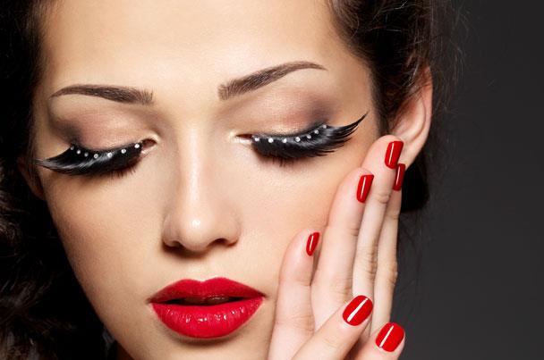 أخطاء فادحة تؤدي إلي تساقط رموشك 1 2015-635756554301400873-140_608x403