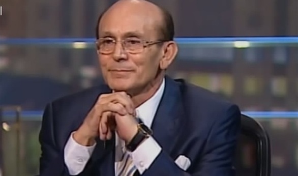 بالفيديو.. محمد صبحي يكشف علي الهواء السر وراء اختفائه من المسرح 1 359