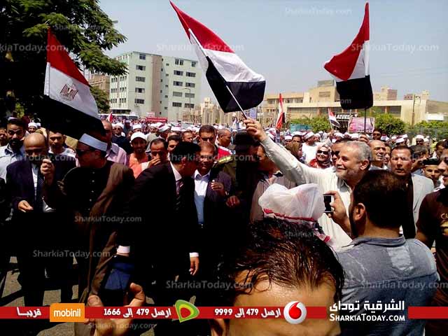 بالصور .. مسيرة للاحتفال بإفتتاح قناة السويس الجديدة بمشاركة محافظ الشرقية 7 5