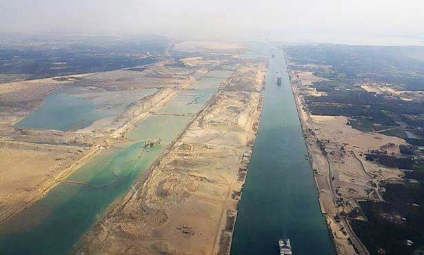 الجارديان: قناة السويس الجديدة انتهت فى وقت قياسى لتوافر الموارد البشرية 1 6dd96f68f658a832a8f286cd0b5088d8