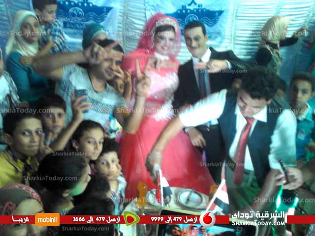 شاهد ..حفلة خطوبه بمنيا القمح تتحول الي احتفاليه بقناة السويس 2 7