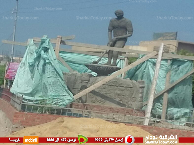 بالصور .. إنشاء تمثال للاعب هوكى أمام نادى الشرقية الرياضي 1 الهوكى 2