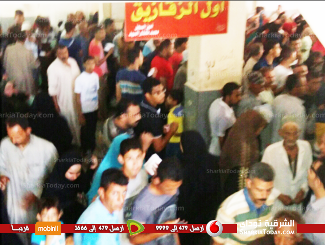 ازمة فى السجل المدنى بالزقازيق بسبب استخراج شهادات الميلاد. 1 ازدحام داخل السجل المدنى بالزقازيق