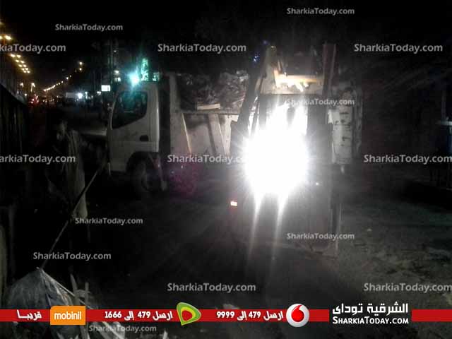 بالصور.. حملة لرفع القمامة بحي اول مدينة الزقازيق 2 بثيسء