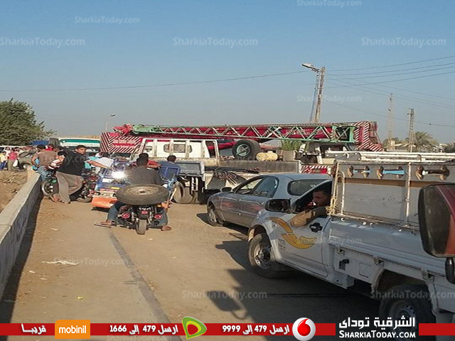 بالصور .. إنهيار كوبري صفط القناطر بأبوحماد بعد أسابيع من تطويره 2 كوبري