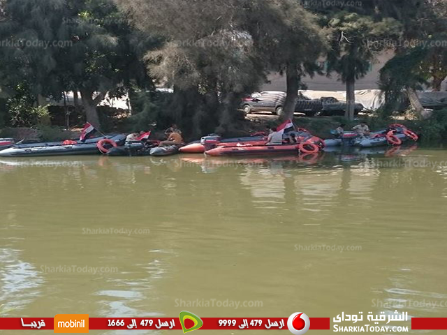 بالصور .. بدء توافد المواطنين أمام مبنى المحافظة بالزقازيق للإحتفال بإفتتاح قناة السويس الجديدة 7 لانشات