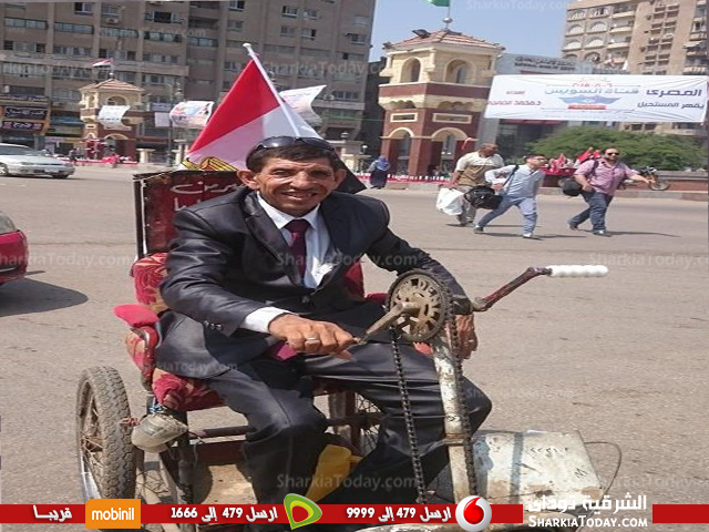 بالصور .. بدء توافد المواطنين أمام مبنى المحافظة بالزقازيق للإحتفال بإفتتاح قناة السويس الجديدة 6 معاق