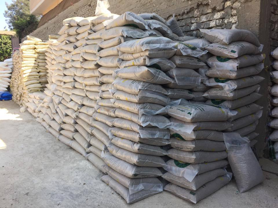 بالصور .. ضبط 250 طن أسمدة مغشوشة بقرية السعديين ببلبيس 1 11223951_747031955424162_4764891670943362954_n