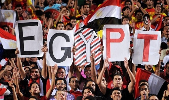 وزير الرياضة يعلن عودة الجماهير للملاعب 1 395