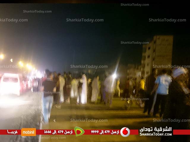 أهالي بعزبة شلبي تقطع طريق «الزقازيق - القاهرة»‏ وقوات الأمن تتدخل  (1)
