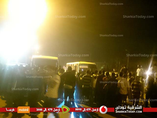 أهالي بعزبة شلبي تقطع طريق «الزقازيق - القاهرة»‏ وقوات الأمن تتدخل  (3)