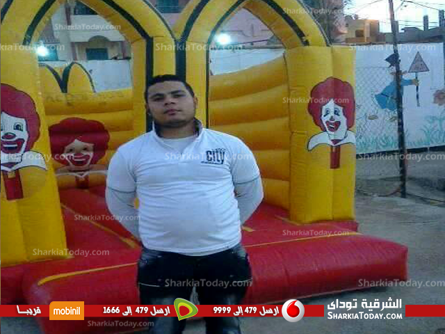 بالصور .. أهالى صان الحجر يؤدون صلاة الغائب على الشهيد "صبري وجيه" 3 الشهيد