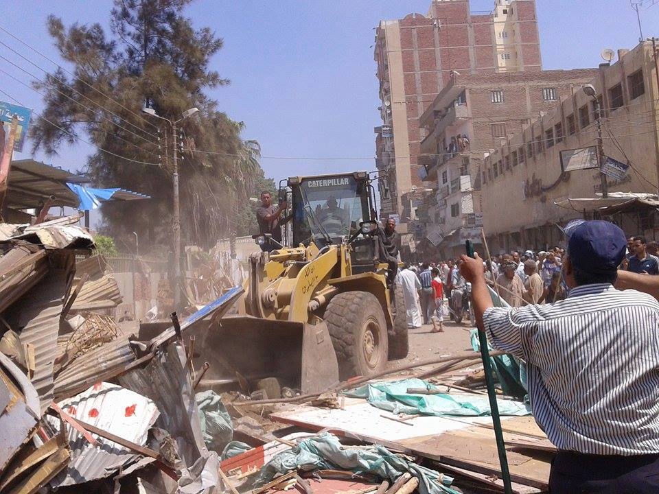 بالصور .. حملة مكبرة لإزالة جميع الأكشاك و المحلات المخالفة بفاقوس 5 حملة مكبرة لإزالة جميع الأكشاك و المحلات المخالفة بفاقوس (3)