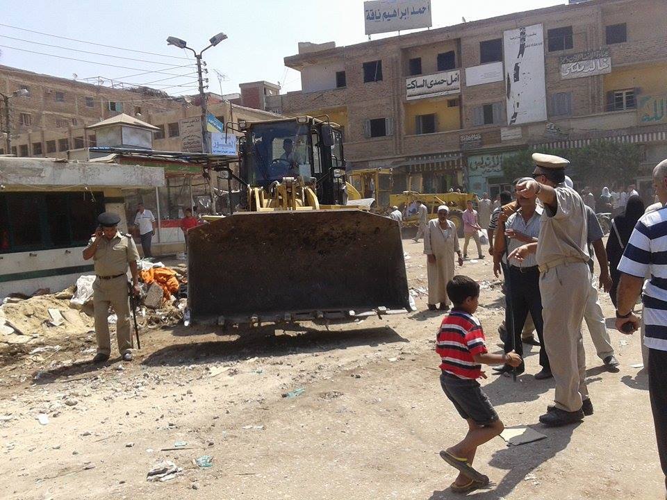 بالصور .. حملة مكبرة لإزالة جميع الأكشاك و المحلات المخالفة بفاقوس 6 حملة مكبرة لإزالة جميع الأكشاك و المحلات المخالفة بفاقوس (6)