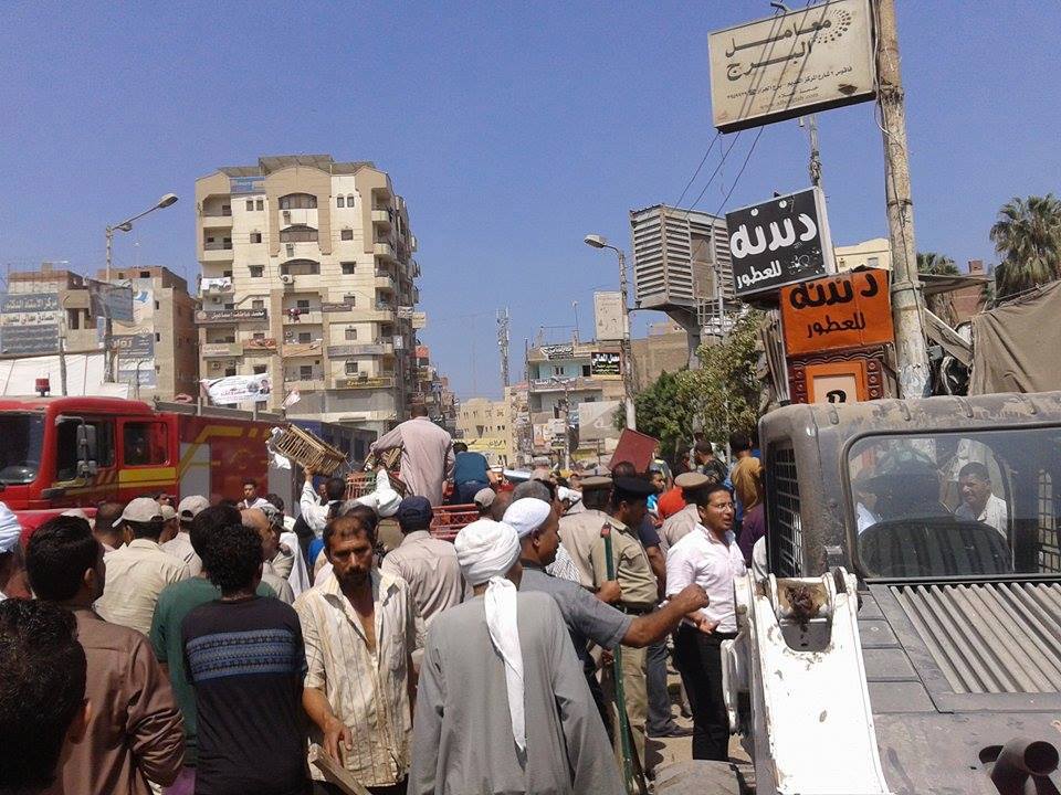 بالصور .. حملة مكبرة لإزالة جميع الأكشاك و المحلات المخالفة بفاقوس 2 حملة مكبرة لإزالة جميع الأكشاك و المحلات المخالفة بفاقوس (7)