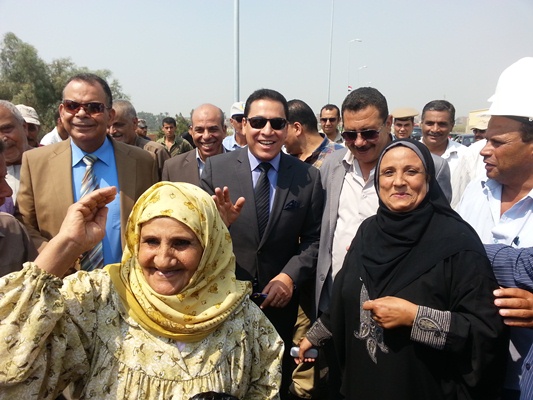 بالصور .. محافظ الشرقية : إنشاء حارة جديدة بجوار كوبرى القناطر بالزقازيق لتيسير الحركة المرورية 6 ø;
